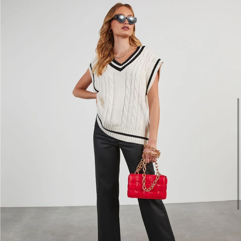 NWOT! VICI Oversized V-neck Sweater Vest